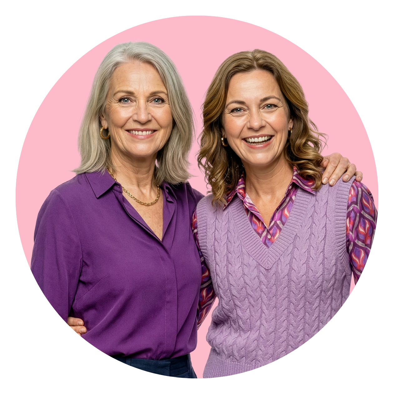 Zwei ältere Frauen, die lächeln in einem Kreis