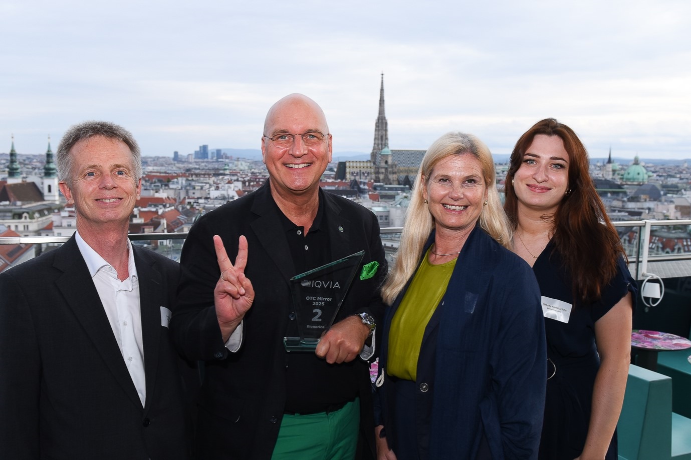 Das Team der Bionorica Austria mit der Auszeichnung des OTC Mirror-Ranking 2025