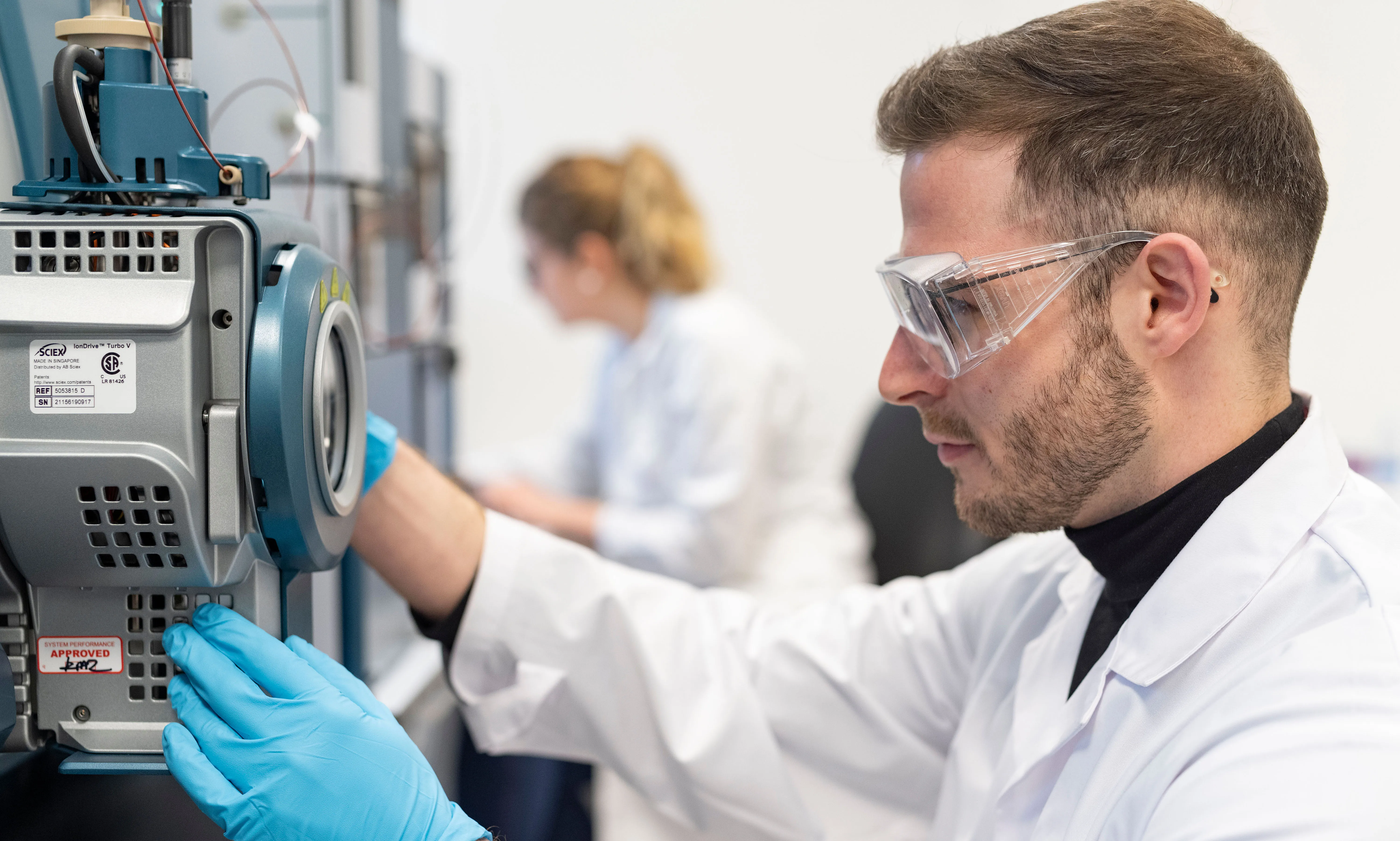 Масс-спектрометр с ионной ловушкой