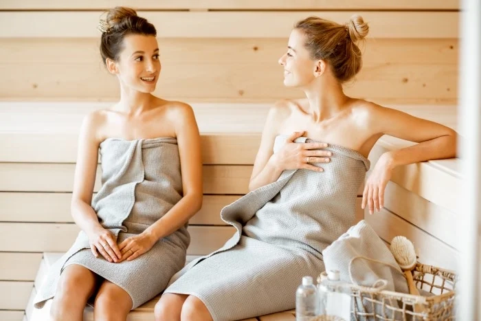 подруги в сауне