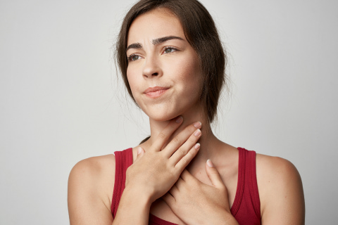 Першение в горле: что делать, когда сильно дерет горло