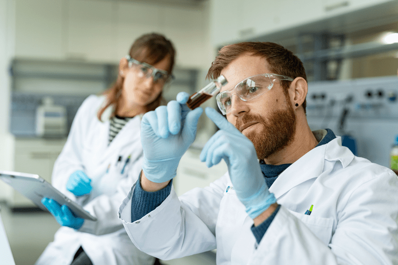 Laborarbeiten bei der Bionorica research