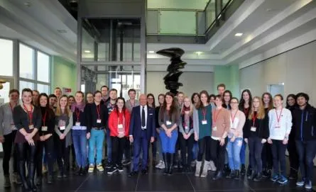 Vom Hörsaal in die Herstellung