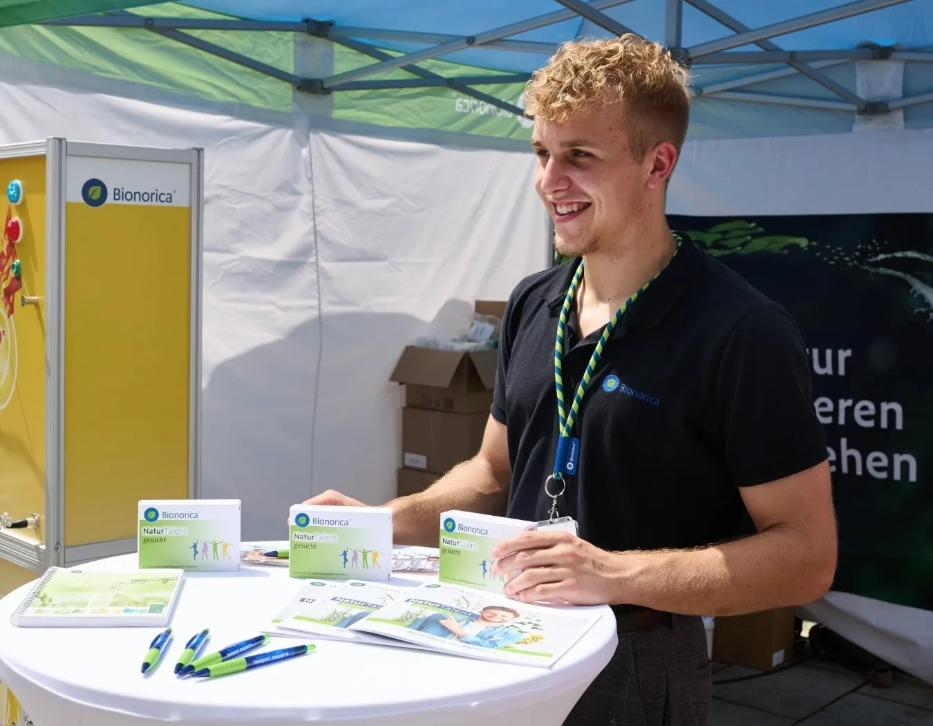 Das Bionorica-Team begeistert Besucher auf der Neumarkter Jobmeile
